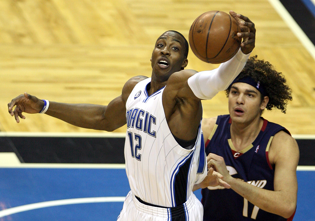 开云登录入口-在NBA全明星周末前拿到至少140前场板+140帽！00年至今仅有11人次