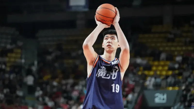 开云app下载-徐昕首次入选赛季最佳阵容，转会后生涯首夺个人常规赛奖项