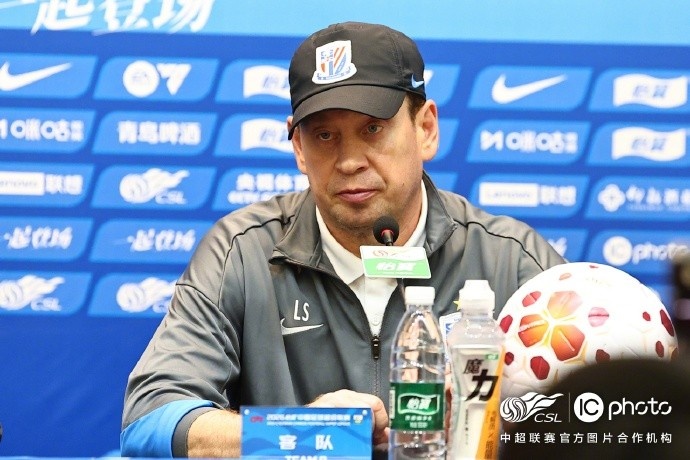 开云登录入口-斯卢茨基赛后：上半场很幸运把握住点球机会，下半场全队表现出色